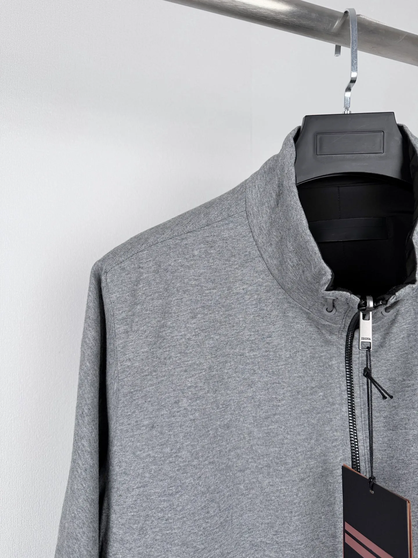 ZEGNA/ Brezza ： 100% ， Wear-Resistant 。 ， ， ， ， 。 Rebound ， ， ， 。 ， ， 。 ， ， 。 ， ， ， ， ， ， 。 ： LOGO， ， 、 、 。 ， ， 。 ， ， ， ， ±0.1mm ， 。 ： Size：46 48 50 52